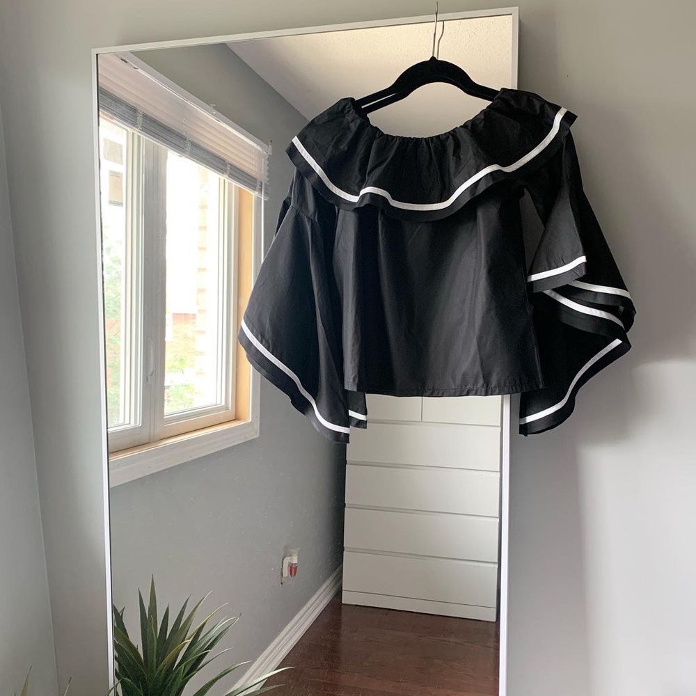 *NEW* Black off shoulder top w/ bell sleeves
